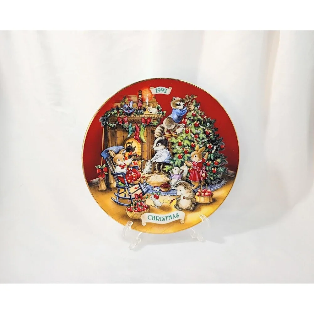 Sharing Christmas with Friends 1992 Avon Christmas Plate